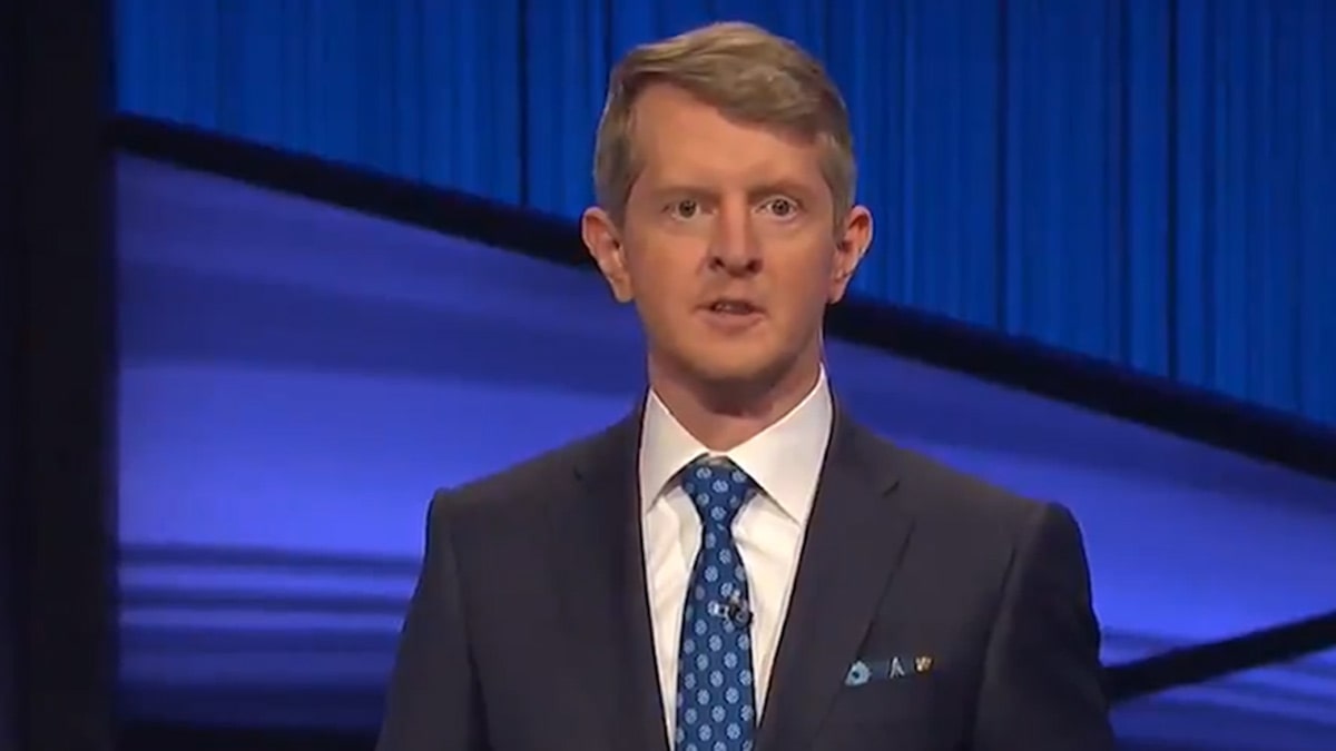Ken Jennings pays tribute to Alex Trebeek as guest host for Episode One