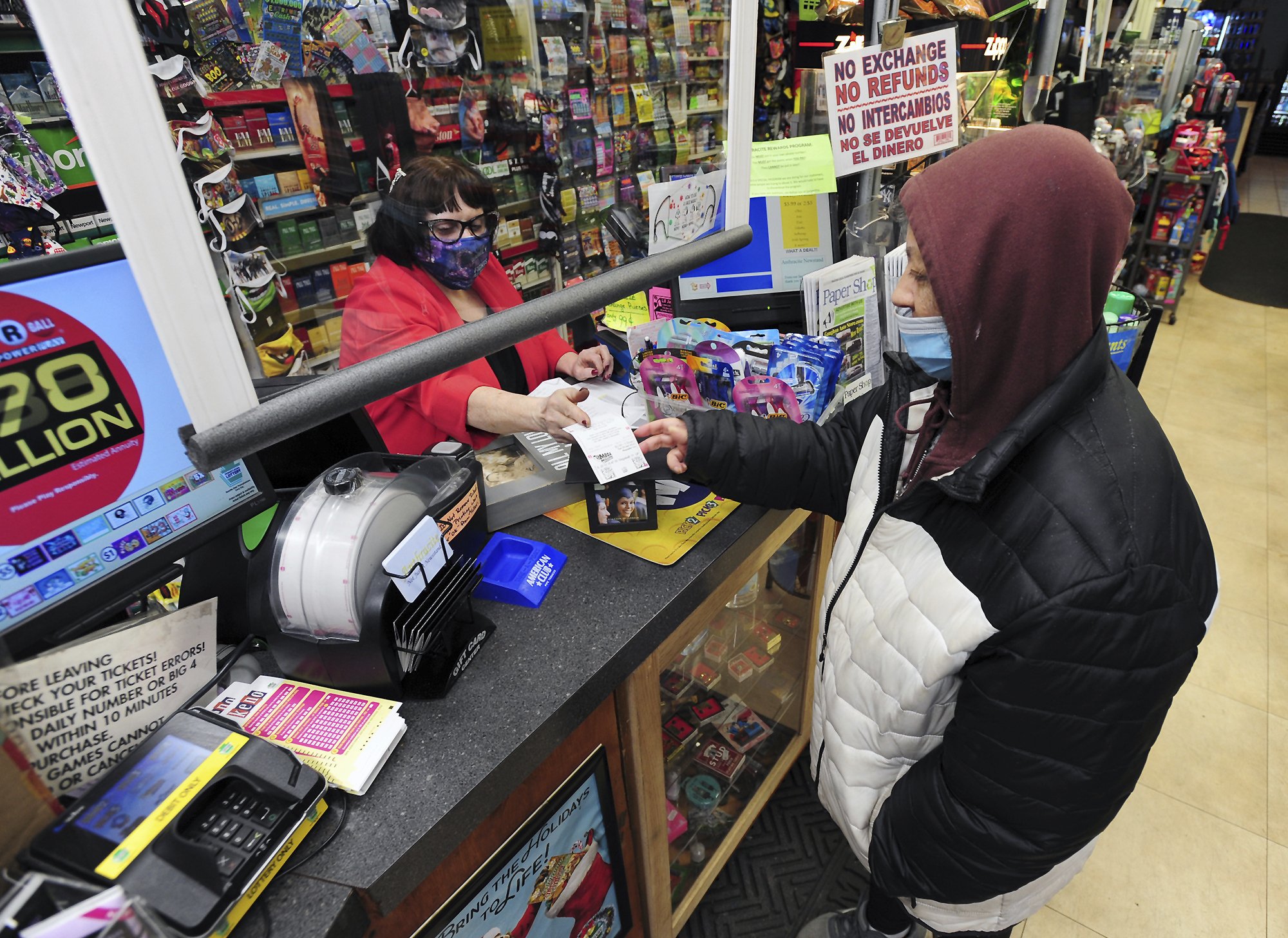 Mega Millions prize of roughly $ 1 billion due to long odds and slow sales